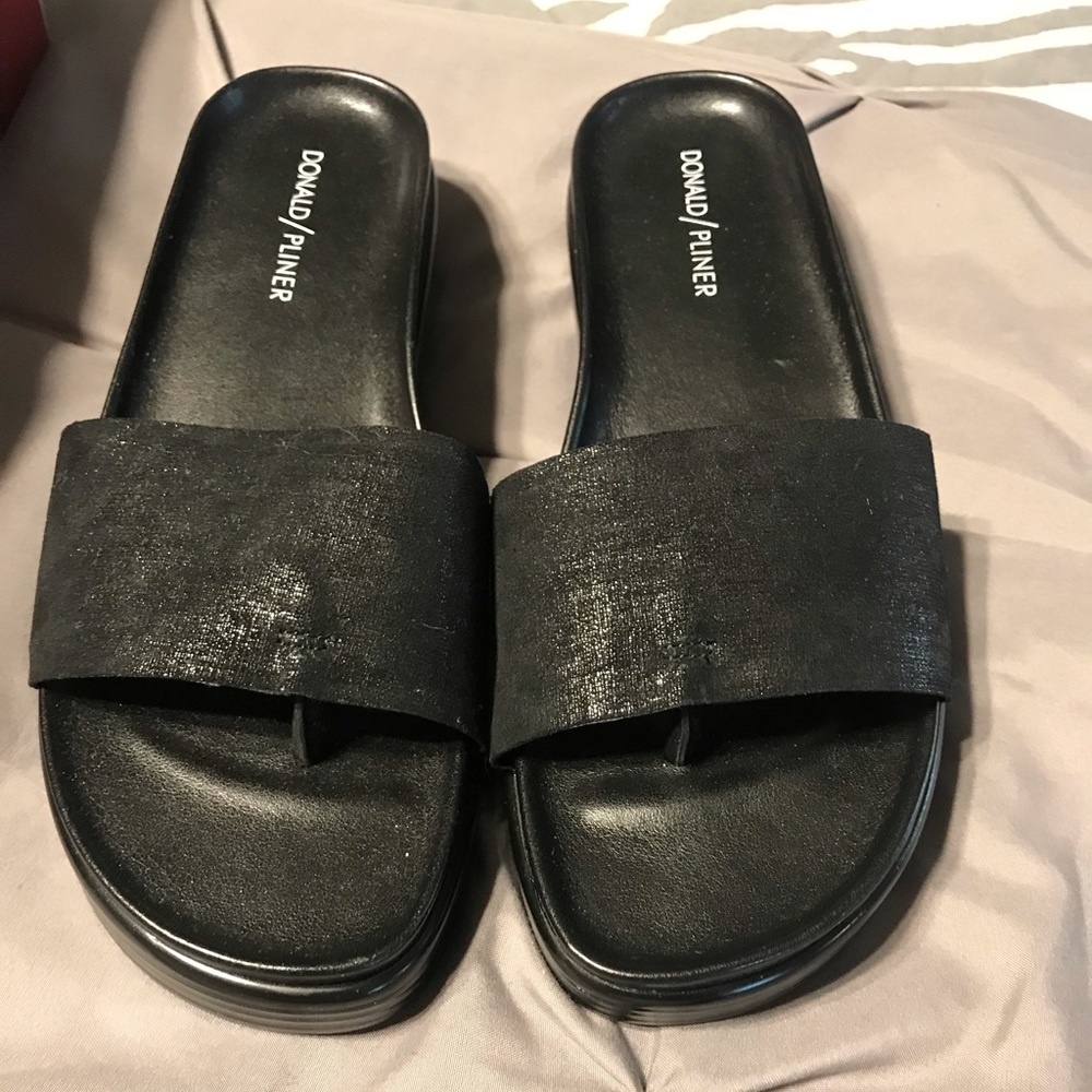 Brand new never worn Donald Pliner wedge sandals